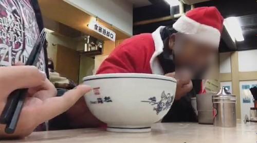 ニコ生配信者が「壊死ニキ」と食事　生存確認する