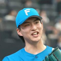 日ハム達が大谷超えだ！身長194cm、スケールのデカい選手がまた現れた