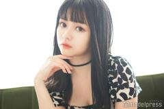 なちょす（徳本夏恵）、27歳誕生日迎えミニドレスショット公開「美脚」「色っぽい」の声