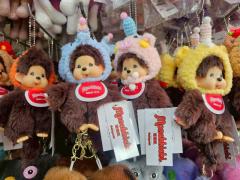 偽LABUBUや偽モンチッチを大量押収、バンコクの倉庫を摘発