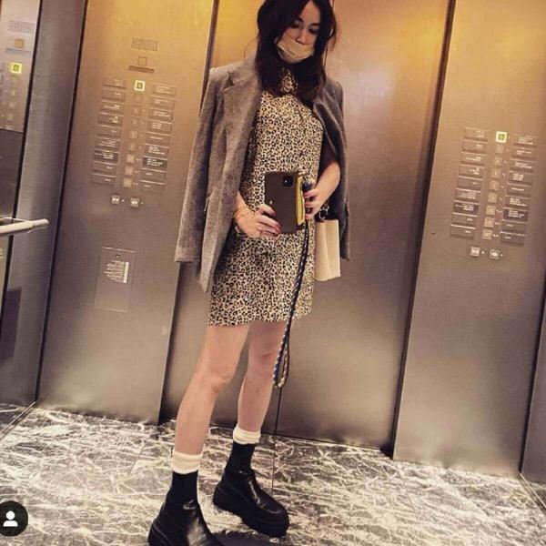 長谷川京子、ヒョウ柄ワンピース姿に酷評続出「どんどん下品に」