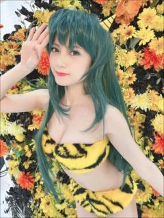 桃月なしこ、ラムちゃん＆ハニー姿に「次元の壁超えた」とファン驚愕！ 蜷川実花とタッグで久々のコスプレグラビア