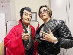 片岡愛之助 GACKTと貴重な２ショット＆公演でアドリブも