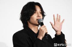 Aぇ! group佐野晶哉、平泉成を「友達」呼びで会場総ツッコミ 渡邉美穂＆＝LOVE野口衣織と“女子会トーク”も【おそ松さん 人類クズ化計画!!!!!?】のイメージ画像
