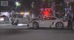高級外車ポルシェなど2台の衝突事故 軽ワゴン車が横転し1人軽傷 東京・千代田区