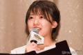 尾崎里紗アナ、ハンバーガー頬張る“..