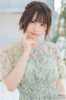 えなこ「パンツ見えてないです」ミニ丈衣装公開でファンに説明 美ウエストも輝くのイメージ画像