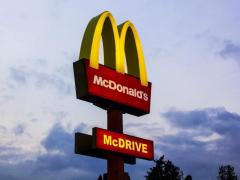 マクドナルドのドライブスルー「馬」で通行可能？さらに衝撃の注文内容がTikTokで話題に