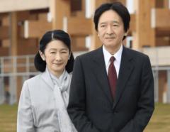 秋篠宮さま・紀子さま、祝福に満ちた結婚からバッシングまで…皇嗣ご夫妻として向き合われる“愛と重圧”のイメージ画像