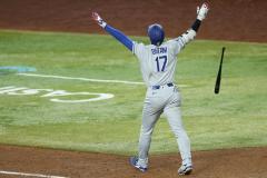 ドジャース、両軍合計25得点の乱打戦制す大谷翔平が2戦連発の12号決勝3ラン最終回に一挙6得点で逆転勝利のイメージ画像