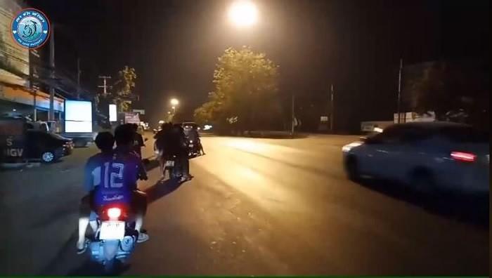 バンコクの公道上でバイクロードレース、88人逮捕
