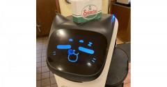 「サイゼリヤ」のネコ型配膳ロボットのすやすや顔がツイートで話題だにゃ