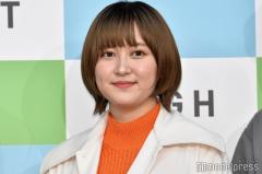 ラランド・サーヤ、ミニ丈トップスでヘルシー肌見せ ライブコーデに反響「可愛すぎ」