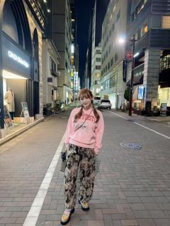 中川翔子、銀座の街をおしゃれにお散歩！パンツスタイルの可愛い姿を投稿