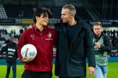 ファン・ペルシ監督、上田綺世＆渡辺剛と約束を交わす「彼らのユニフォームを着てW杯を見る。ただし、オランダ戦は…」のイメージ画像