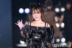 YouTuberになに「海賊くらい飲むから私も赤髪海賊団に入りたい」肩出しコーデ公開「ビジュアル良すぎ」「セクシー」のイメージ画像