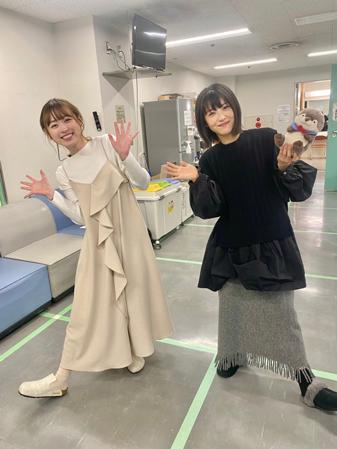 浜辺美波＆福原遥の仲良し２ショットに「胸キュンMAX」