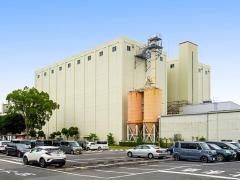 キリンビール取手工場のサイロ内で男性死亡…メンテナンス作業中に原料に埋もれる