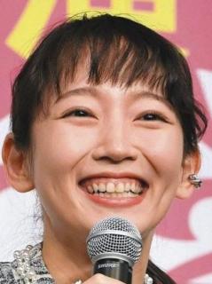 吉岡里帆、「DIC川村記念美術館」訪問でアートと自然に癒されるひととき！のイメージ画像