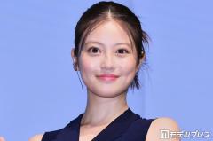 今田美桜、胸元ざっくりキャミ姿公開にファン悶絶「肌が綺麗」「透明感凄い」のイメージ画像