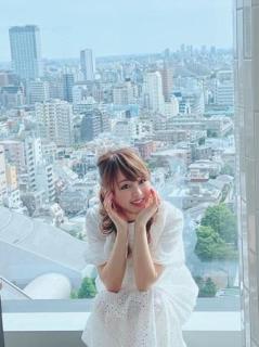 渡辺美奈代、純白ワンピ姿の撮影オフショに「お綺麗」のイメージ画像