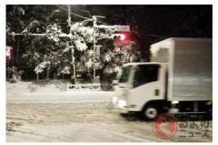 東京民はなぜ「冬タイヤ」未装着多い？ 「雪国マウント」も相次ぐ！ 大雪でも装着率低い都市部の事情とはのイメージ画像