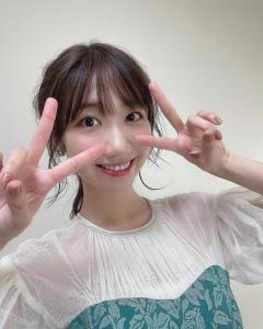 AKB48・柏木由紀、キラキラッな瞳でダブルピース！どんなポーズも可愛くて笑顔が眩しいのイメージ画像