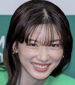 永野芽郁、カナダ映画祭登場で「田中圭とポーカー旅行」疑惑再燃…騒動呼んだ “おそろいコーデ” のバケハ女性