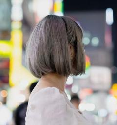 「整形費用返済のために…」現役アイドルがメンズエステ店で働くことになったきっかけ、“ストーカー化した”客から逃れるために契約した「格安スマホ」