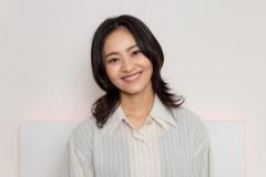 まるで水の呼吸！ アクション女優・佃井皆美（つくいみなみ）さんが日本刀の振り方を実演