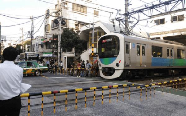 西武新宿線下落合駅で人身事故 スレッド閲覧 爆サイ Com関東版