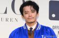 小栗旬「あんぱん」現場に来訪 中沢元紀が「テストで大泣き」した北村匠海との“15分以上長回し”重要シーン