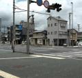 【強盗傷害事件】20代女性が後ろへひねり倒され…財布を奪われてけが　犯人は走って逃走、深夜の高知市の路上で