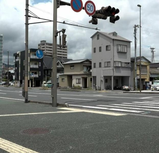 【強盗傷害事件】20代女性が後ろへひねり倒され…財布を奪われてけが　犯人は走って逃走、深夜の高知市の路上で