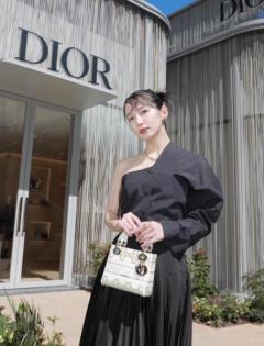 吉岡里帆、艶肌際立つ圧巻の美しさ！Diorをまとった女神のような姿にうっとりのイメージ画像