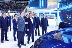 李強首相が北京国際モーターショー視察、インテリジェントコネクテッド新エネ車の発展を強調―中国
