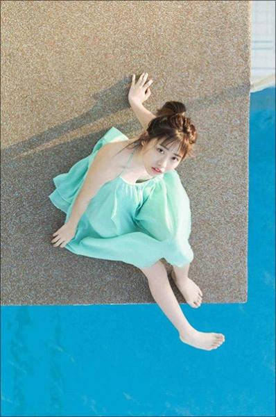 来栖りん､最強の｢制服美少女｣ 初ﾒｼﾞｬｰ写真集に予約殺到