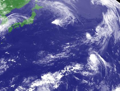 台風12号 発達して強い勢力に 南鳥島近海へ