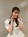 今井美桜、横空きワンピで肌見せ「セクシー」「思わず二度見」の声