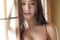 斎藤恭代、異次元級の美貌と美谷間