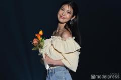 “令和の峰不二子”阿部なつき、美ボディ際立つタンクトップ姿披露「色っぽい」「雰囲気変わった」