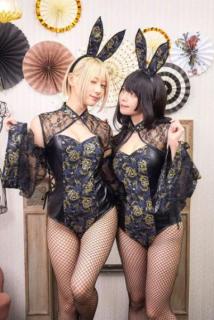 宮本彩希、色気むんむんの妖艶ボディの2人がドラゴンバニー姿を大胆披露し話題に！！