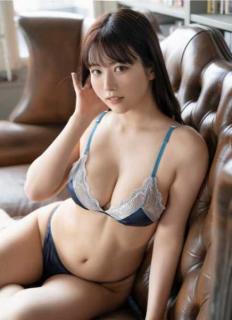 「推しの可愛さにニヤニヤが止まらない」東雲うみ、“グラビア界の二刀流”ダイナマイトボディでファンを魅了