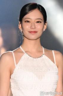 なごみ、美デコルテ際立つ白ドレスで魅了 洗練された大人の色気放つ【TGC新潟2026】のイメージ画像