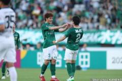 川崎F、鹿島との直接対決前に痛恨の敗戦…東京Vが降格圏から遠ざかる4試合ぶり白星のイメージ画像