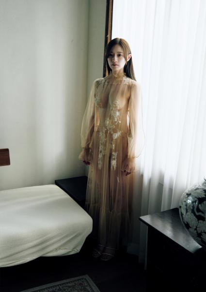 元乃木坂46中田花奈「掻き立てる」写真集でほぼ全裸

