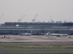 日韓の空港4カ所に相手国の専用レーン試験導入へ 入国時の混雑緩和のイメージ画像