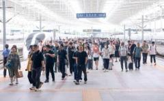 中国全土で夏休みの帰省・旅行に伴う鉄道輸送体制スタート
