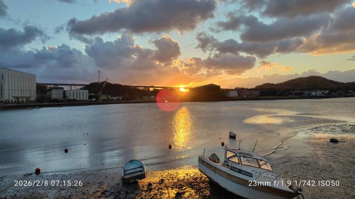 選挙日の旭朝焼けのイメージ画像