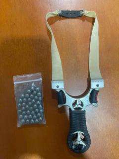 【事件】ダナン市でスリングショットによる傷害事件、男性が肺を損傷し重体